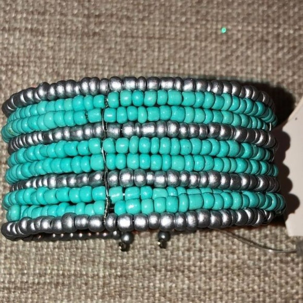 Cuff bracelet with turquoise and silver colored beads NWT - Picture 2 of 4